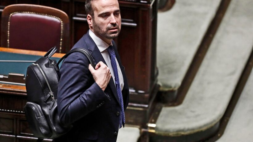 La cotta del pornoprof per Marattin