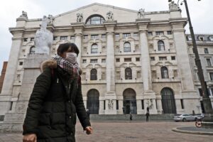 Per le quotate scatta il taglio dei dividendi