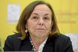 Nel nuovo decreto 4.000 euro di multa. Le Regioni hanno più poteri di stretta
