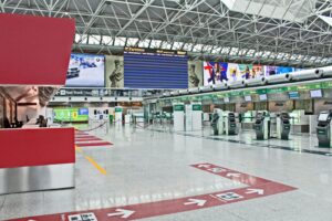 Fiumicino un deserto abbandonato. I Benetton tagliano lavoro e stipendi