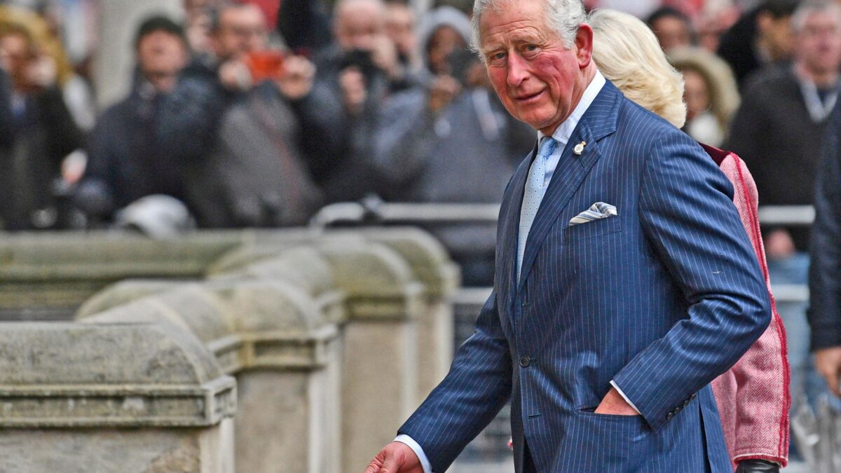 Londra trema, il principe Carlo è positivo