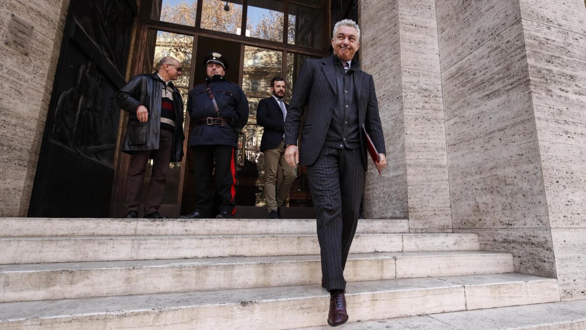 Arcuri scarica sulle Regioni le colpe di Stato