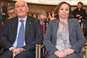 Gabrielli promette maschere alla polizia ma è in ritardo. Droni per i controlli
