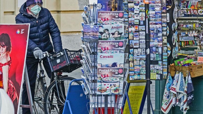 Da edicolanti a rider per i giornali a domicilio
