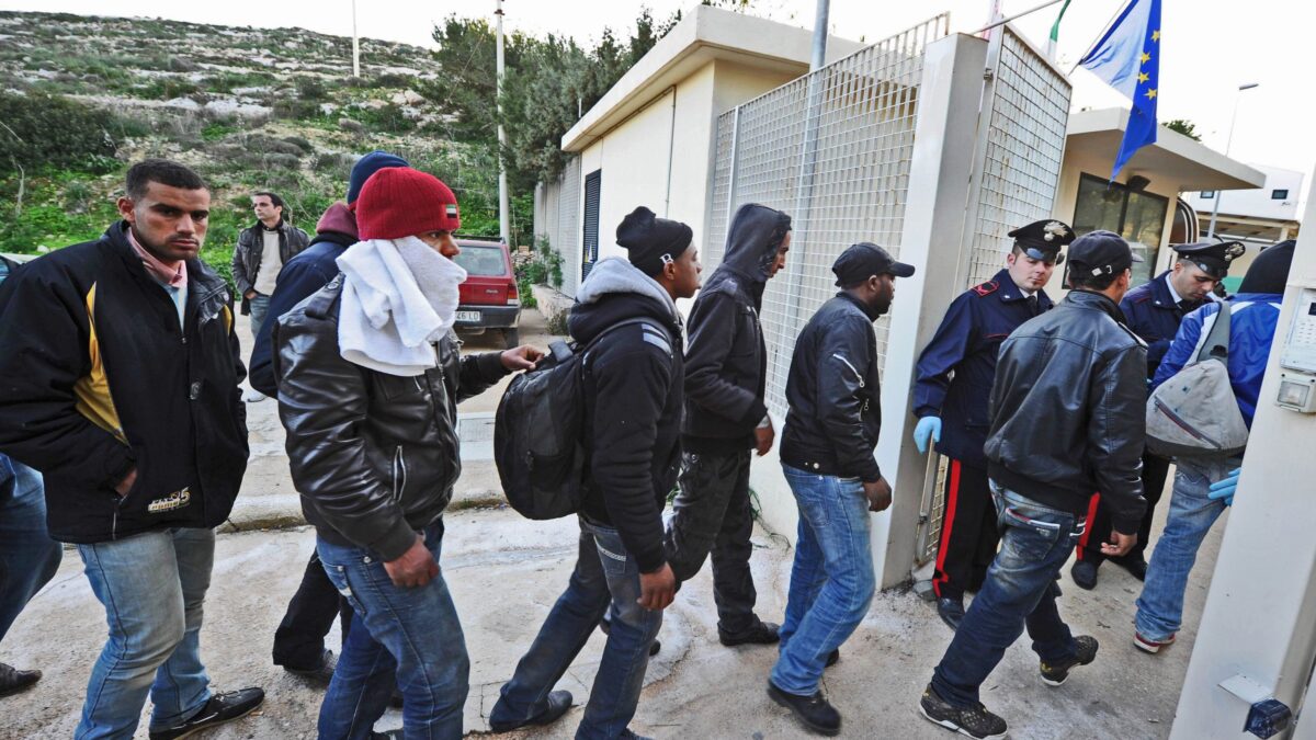 Focolaio nel centro di accoglienza a Milano