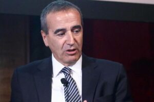 «Un antimalarico per la terapia precoce»