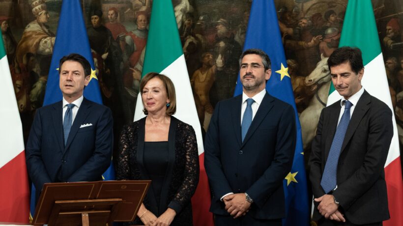 La app sarà un flop. Ma il governo va avanti lo stesso