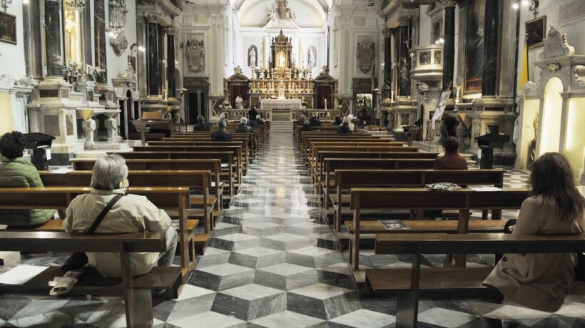 La messa è interrotta, non andate in pace