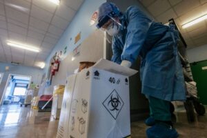 Allarme immondizia contaminata. Ma per l’Iss sono rifiuti normali