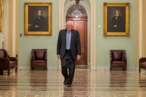 Sanders si ritira e l’establishment brinda