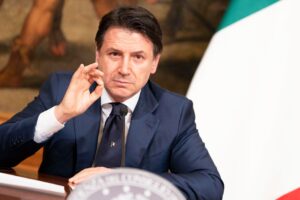 Conte sfiduciato da 2 italiani su 3