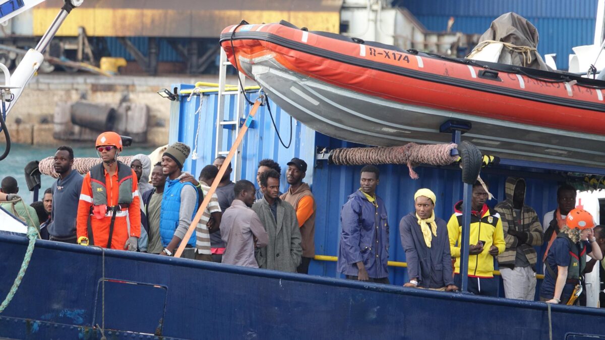 Mandiamo navi per la quarantena dei migranti