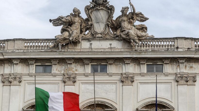 Gay, Pro Vita e Famiglia: «Consulta faccia prevalere il buon senso. Mercimonio bambini va sanzionato»
