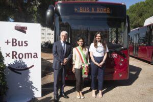 Braccio di ferro Pd e 5 stelle sulle nomine. Raggi vuole Simioni (Atac) in Enav