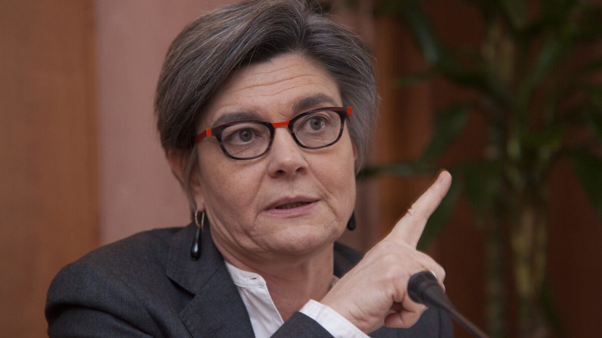 La renziana prima di entrare nel cda Eni deve segnalare il potenziale conflitto di interessi del marito