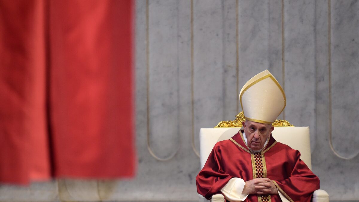 Anche il Papa ha trovato il suo eroe: Casarini