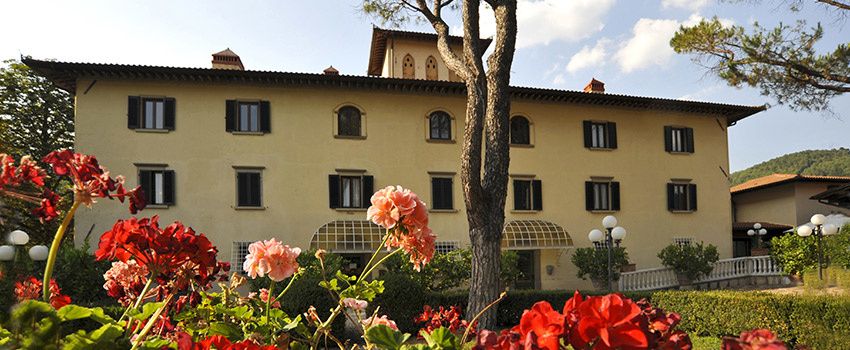 Orrore nelle case di riposo toscane: «Morti lasciati nei loro letti 42 ore»