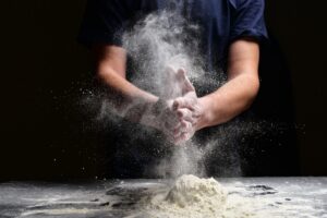 Cuciniamo insieme: la pizza dolce di Pasqua e le uova farcite