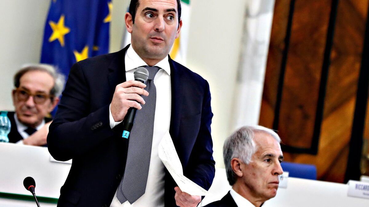 Spadafora applica lo schema Conte: non si decide nulla manco sul calcio