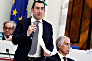 Spadafora applica lo schema Conte: non si decide nulla manco sul calcio