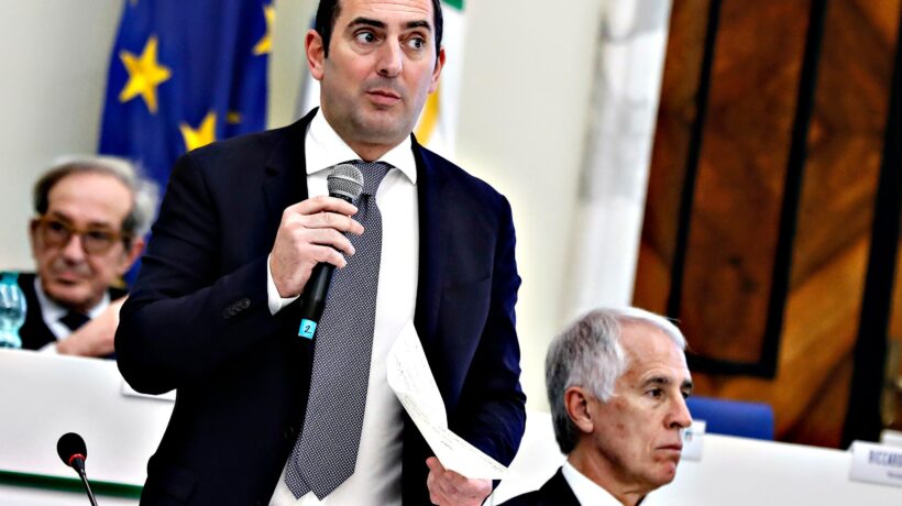 Spadafora applica lo schema Conte: non si decide nulla manco sul calcio