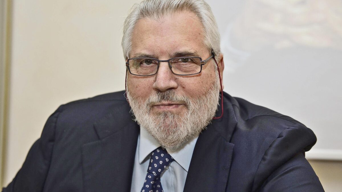Palenzona cede il passo agli ex nemici e chiede aiuto a Intesa sul mattone