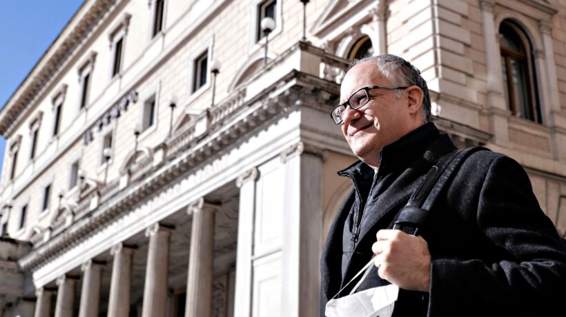 Giuseppi e Gualtieri ci hanno già svenduto. E in attesa del Mes non sganciano i soldi