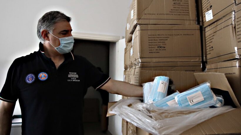 Mascherine, dopo il caos inizia la distribuzione gratis. Ma ci vorranno 2-3 giorni