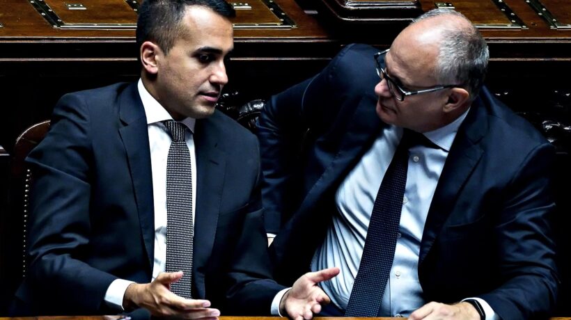 Lotte di potere all’ombra del virus. Gualtieri e Di Maio litigano per Sace