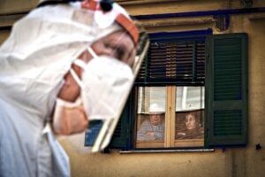Le Rsa sono un incubo in tutta Italia, sotto tiro c’è solo la Lombardia