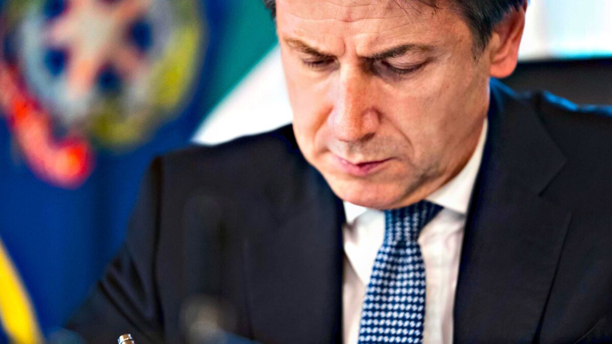 Fase 2, Conte in stato confusionale: «Riapriremo a scaglioni. Anzi no»