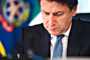 Fase 2, Conte in stato confusionale: «Riapriremo a scaglioni. Anzi no»