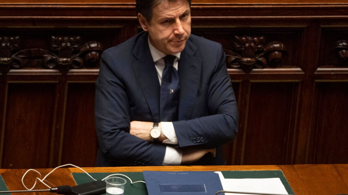 Conte crede ancora alla farsa di Bruxelles. Solo Parigi la smonta