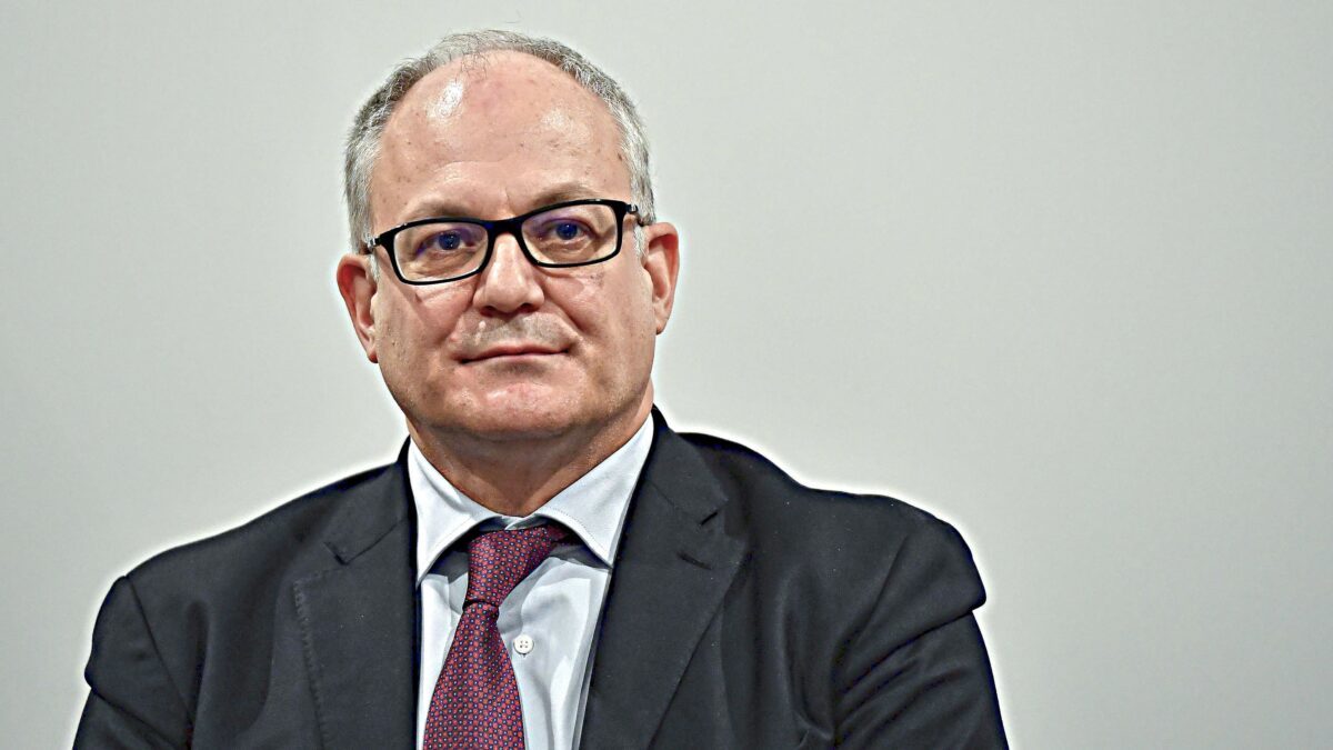 Gualtieri prova a nascondere il Mes ma viene ridicolizzato in Parlamento