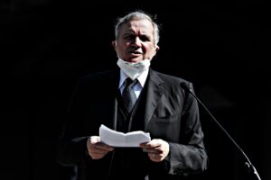 Bankitalia e Mef litigano sulla ripresa mentre le aziende aspettano i soccorsi