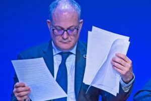 Gualtieri scarica sulle Regioni i ritardi della cassa integrazione