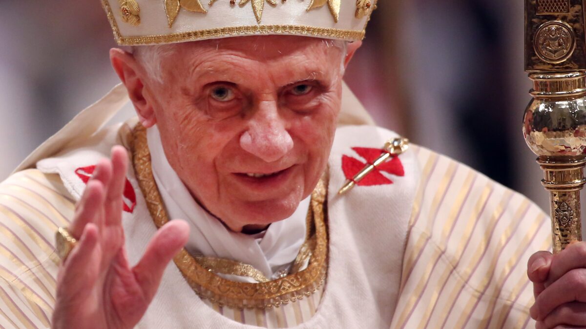 L’ultima lezione di Ratzinger: aborto e nozze omosex segni dell’Anticristo
