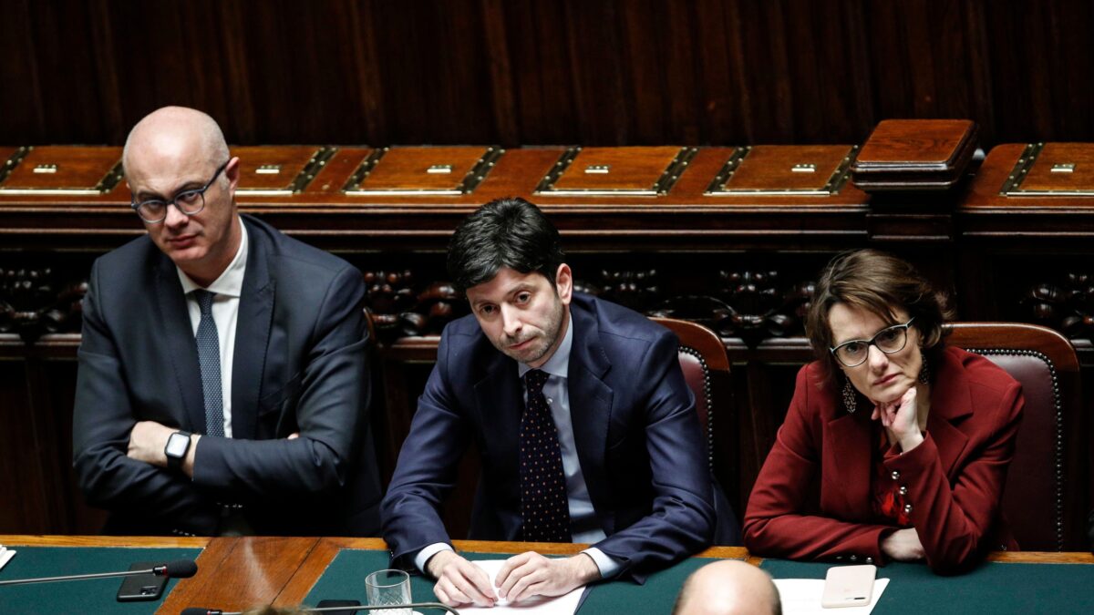 L’ipocrisia dei giallorossi: festeggiano le mamme dopo averle abbandonate