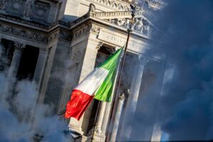 Basta con i pregiudizi morali. L’Italia ha fatto sacrifici e ora va aiutata per davvero