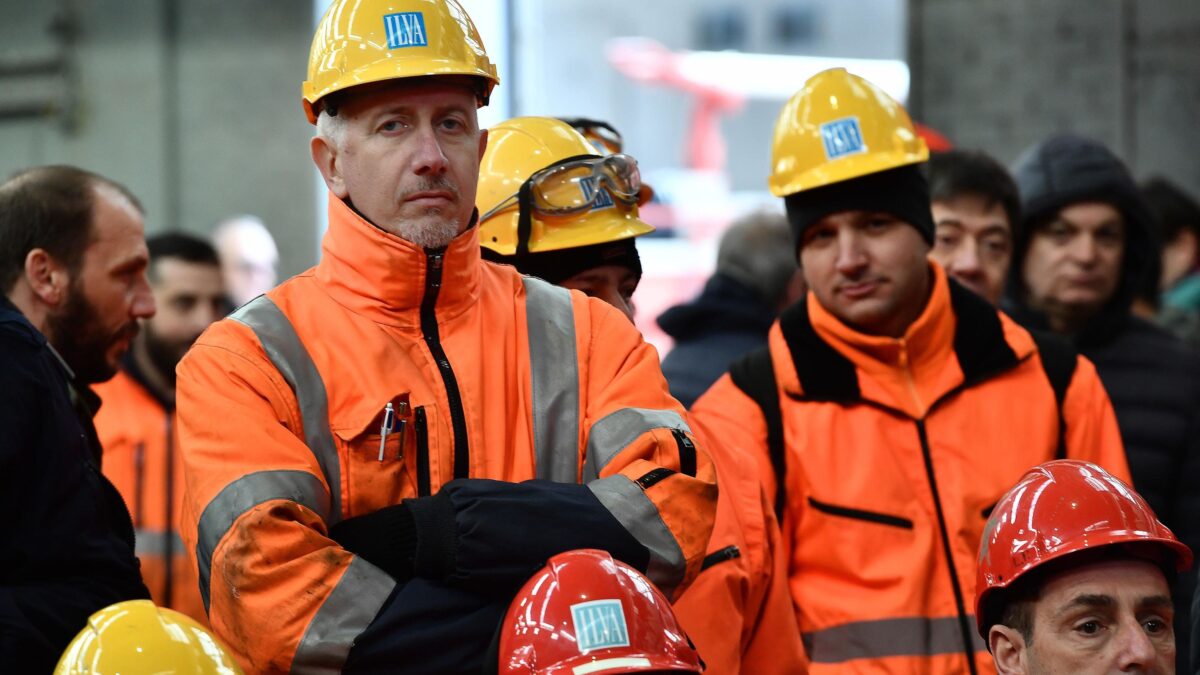 Il piano di Conte e Mittal per l’addio: 1 miliardo e fuga dall’ex Ilva a luglio