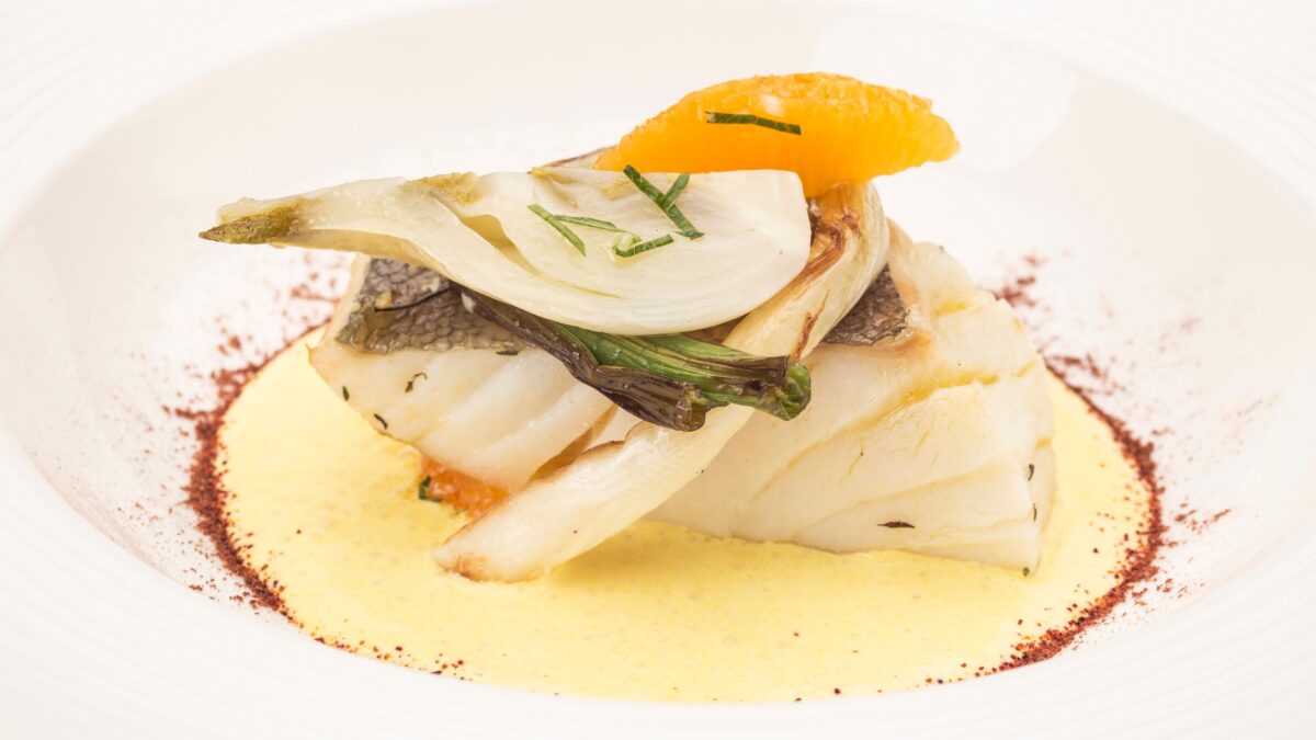 Cuciniamo insieme: merluzzo con insalatina di arancia e finocchio
