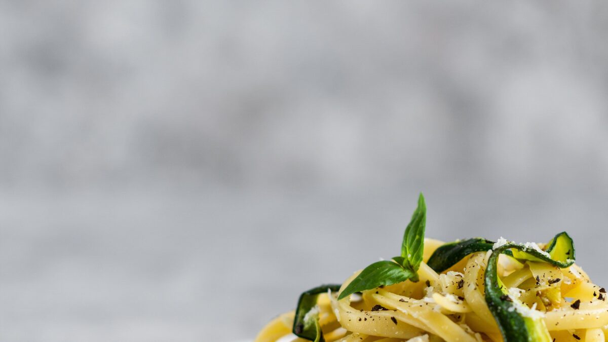 Cuciniamo insieme: linguine zucchine e bottarga