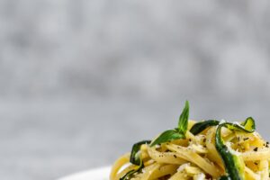 Cuciniamo insieme: linguine zucchine e bottarga