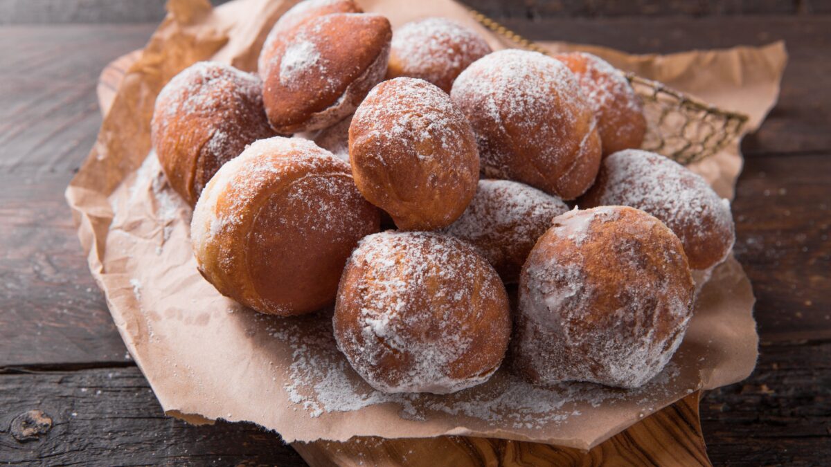 Cuciniamo insieme: bignè di albicocche