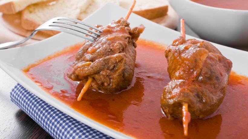 Cuciniamo insieme: involtini al sugo con i carciofi