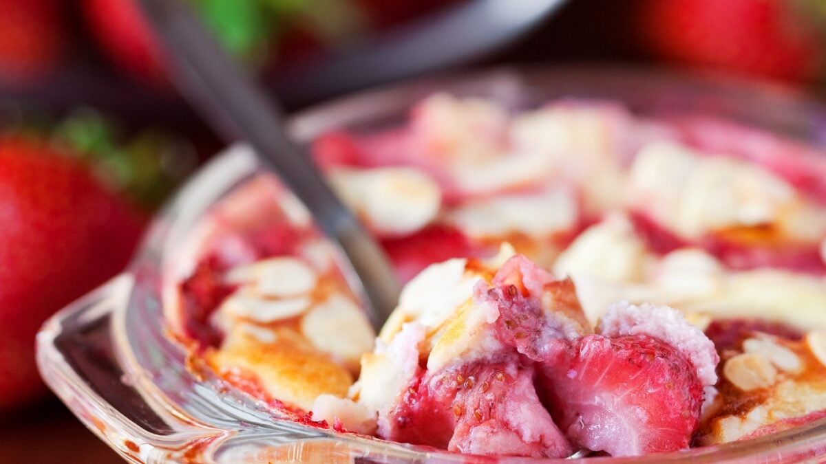 Cuciniamo insieme: panini allo yogurt e gratin di crema e fragole
