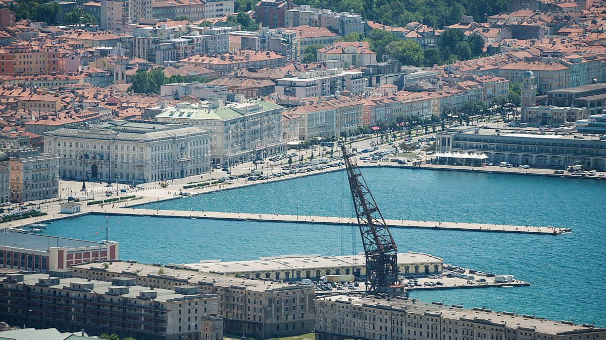 Il porto di Trieste si offre alla Cina sfruttando i concessionari morosi