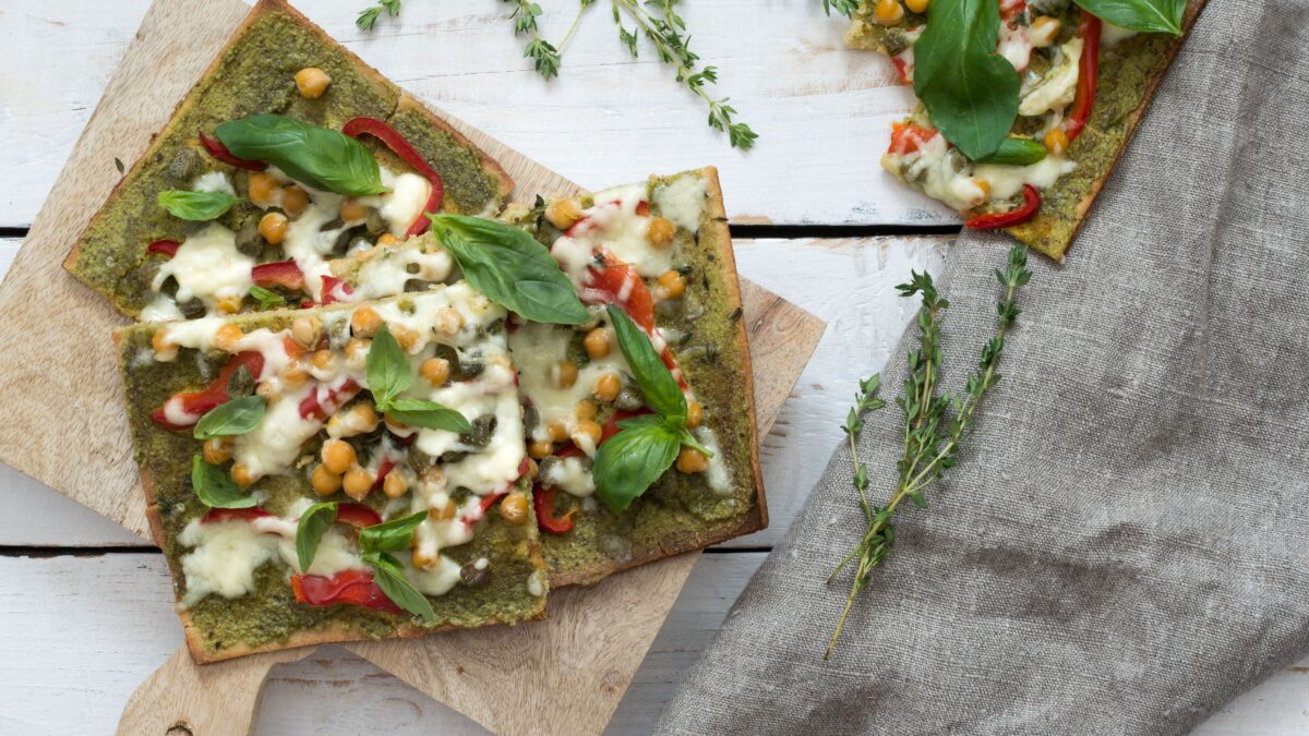 Cuciniamo insieme: pizza di farro e asparagi in pastella