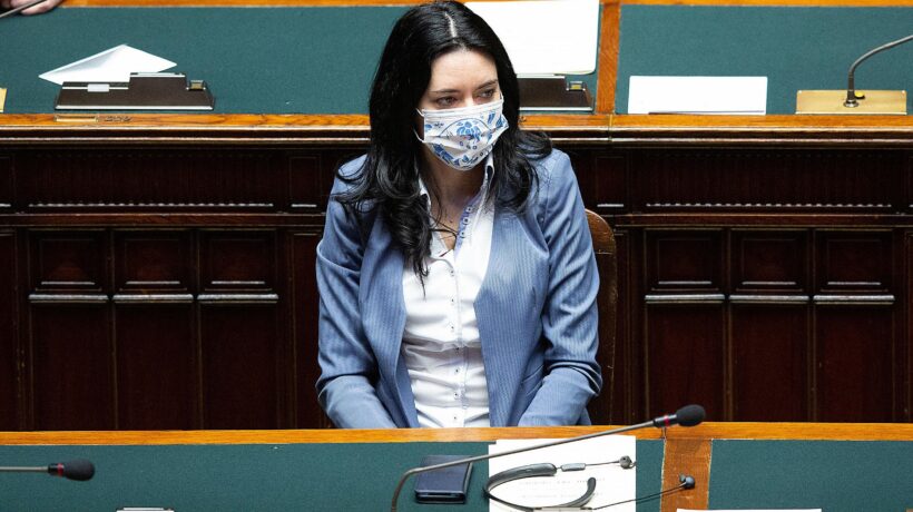 Le incerte certezze di Ricciardi & C. comparse al teatrino della fase 2