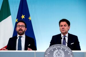 Bonafede è la miccia per far saltare Conte